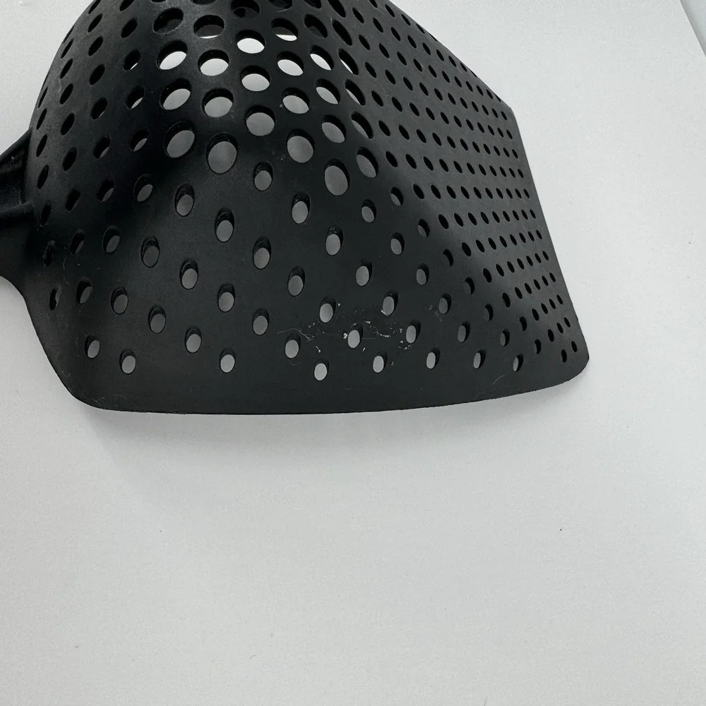 Pampered Chef Large Scoop Veggie Colander Strainer Black Kitchen Pasta Drainer
